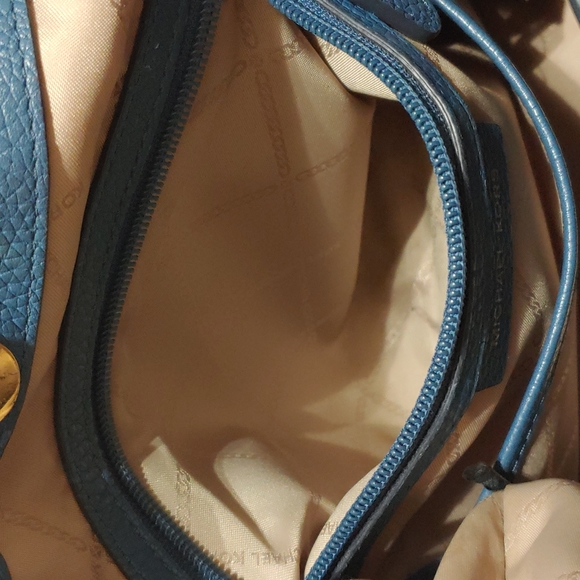 Michael Kors Blue Bag - Picture 5 of 7